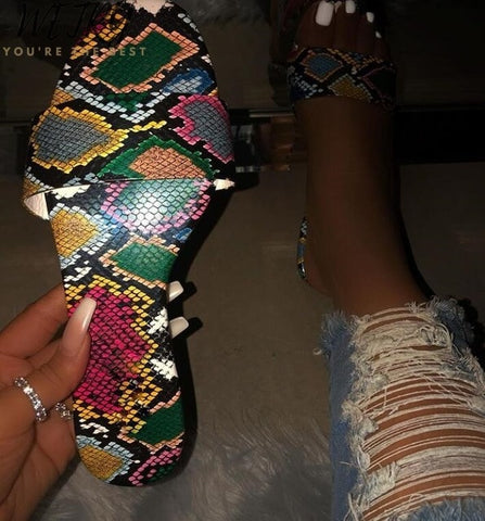 2019 Women Slippers Flip Flops Summer Women Crystal Diamond Bling Beach Slides Sandals Casual Shoes Slip On Slipper