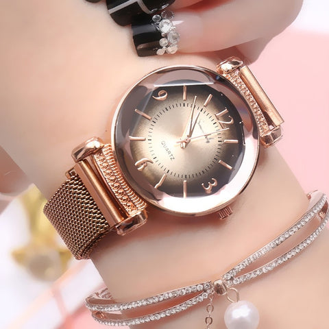 Women watch Fashion wild New watch Milan Magnet Buckle Luxury Fashion Ladies Geometric Roman Numeral Quartz movement Watch